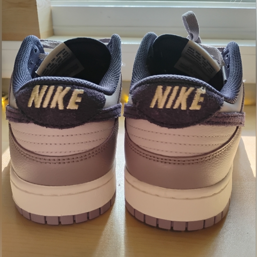 Nike Men’s Athletic Shoes Gray and Purple Low-Top Sneakers - Picture 3 of 12